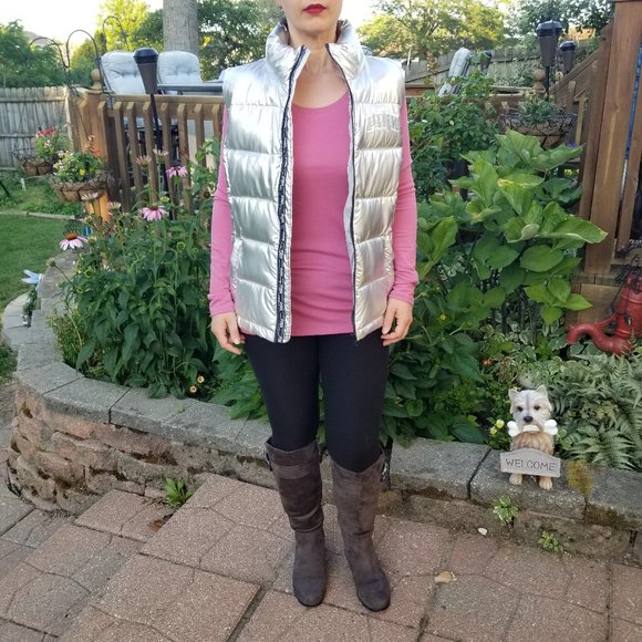 Victorias Secret Vest Pink Fashion Show Silver Puffer Vest - Picture 4 of 13